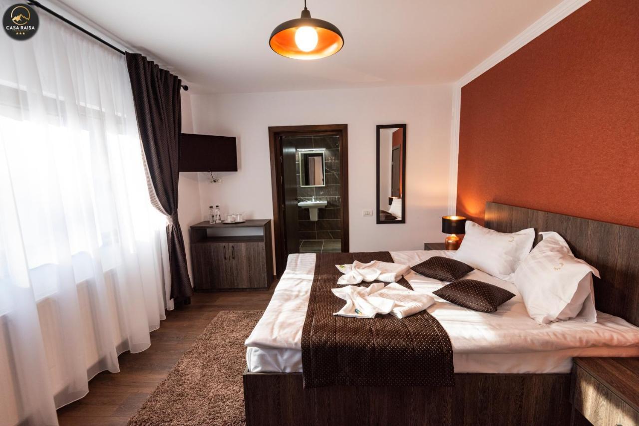 Casa Raisa Hotel บุชเตนี ภายนอก รูปภาพ