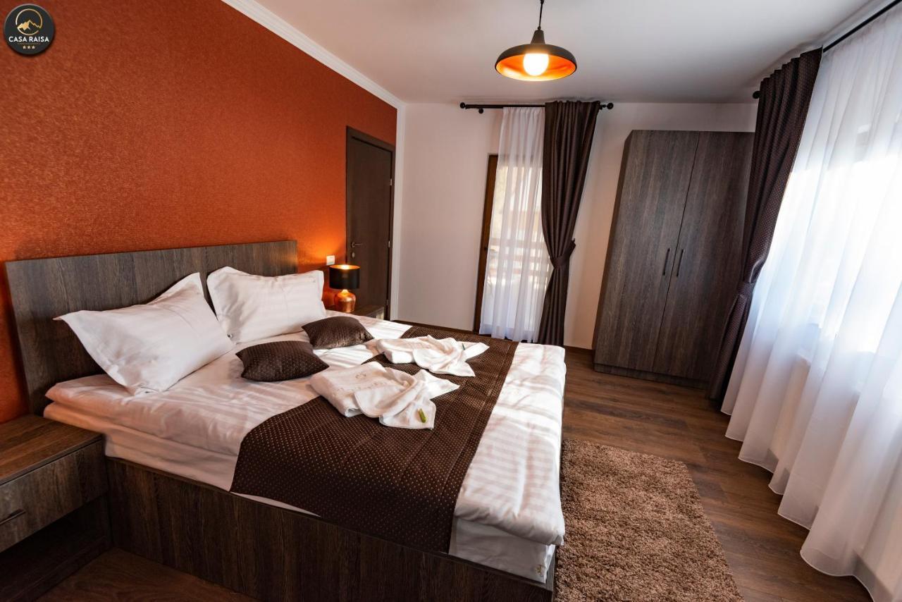 Casa Raisa Hotel บุชเตนี ภายนอก รูปภาพ
