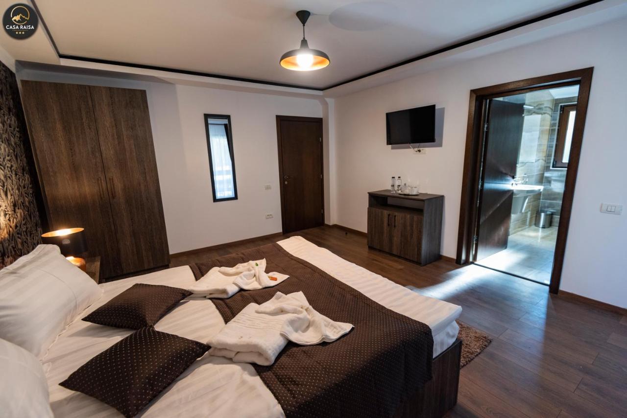 Casa Raisa Hotel บุชเตนี ภายนอก รูปภาพ