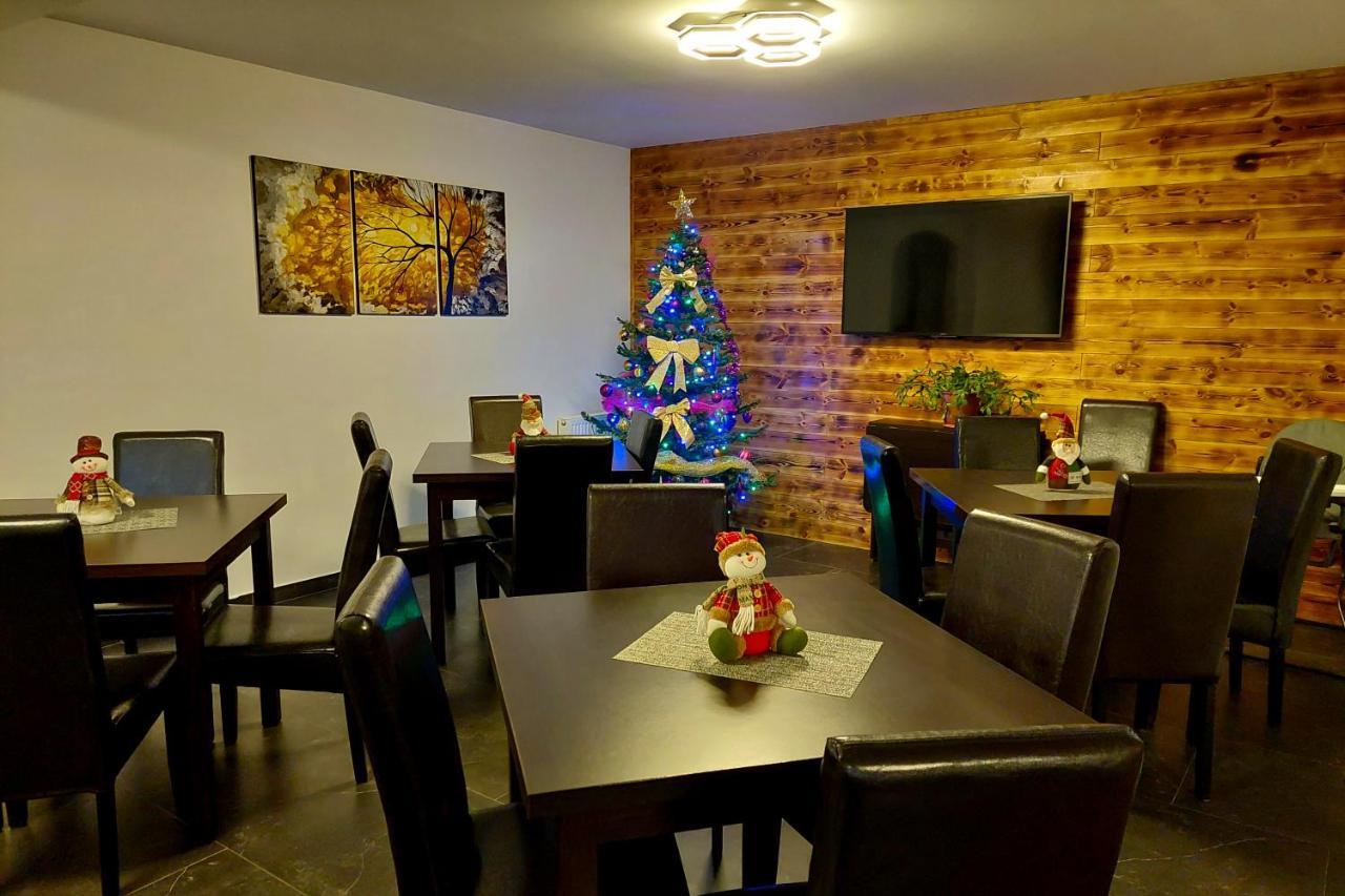 Casa Raisa Hotel บุชเตนี ภายนอก รูปภาพ